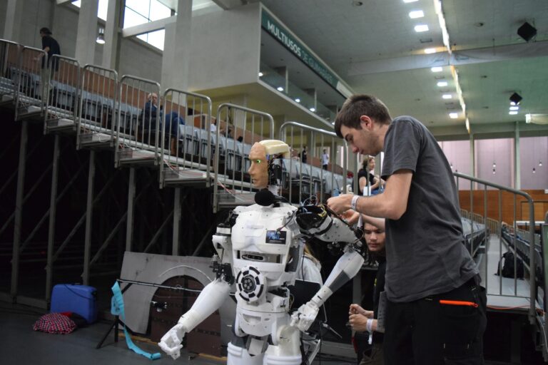 Industrial Robotics Automation Reaches Human‑Level Dexterity